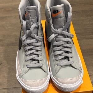 Nike Kids' Grade School Blazer Mid '77 Shoes